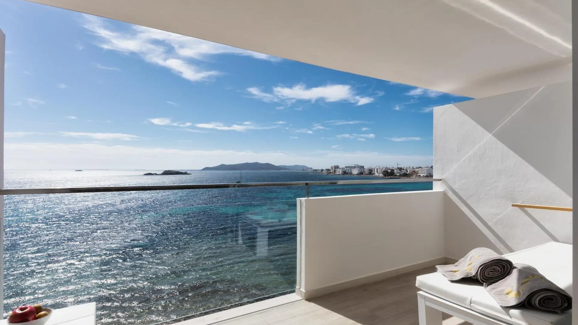 Sud Ibiza Suites Aparthotel