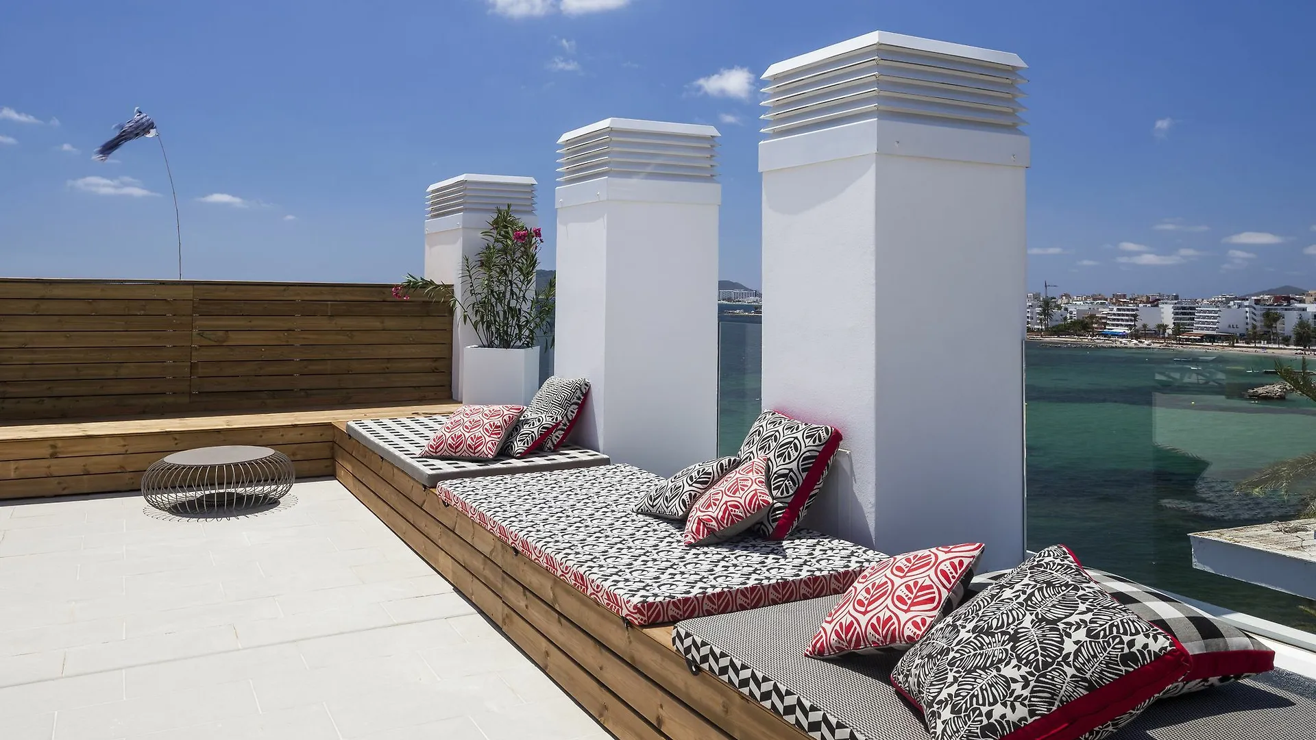 Sud Ibiza Suites Aparthotel