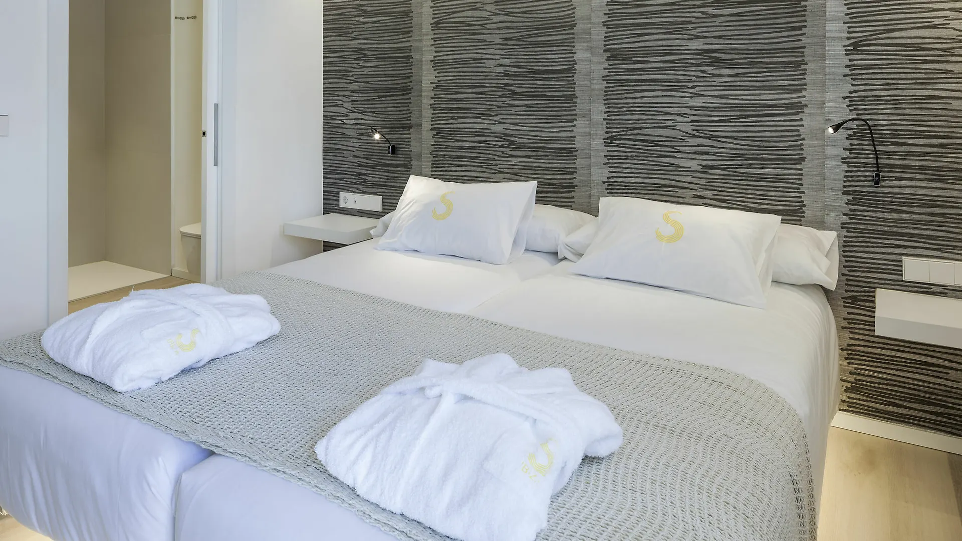 Sud Ibiza Suites Apartmanhotel