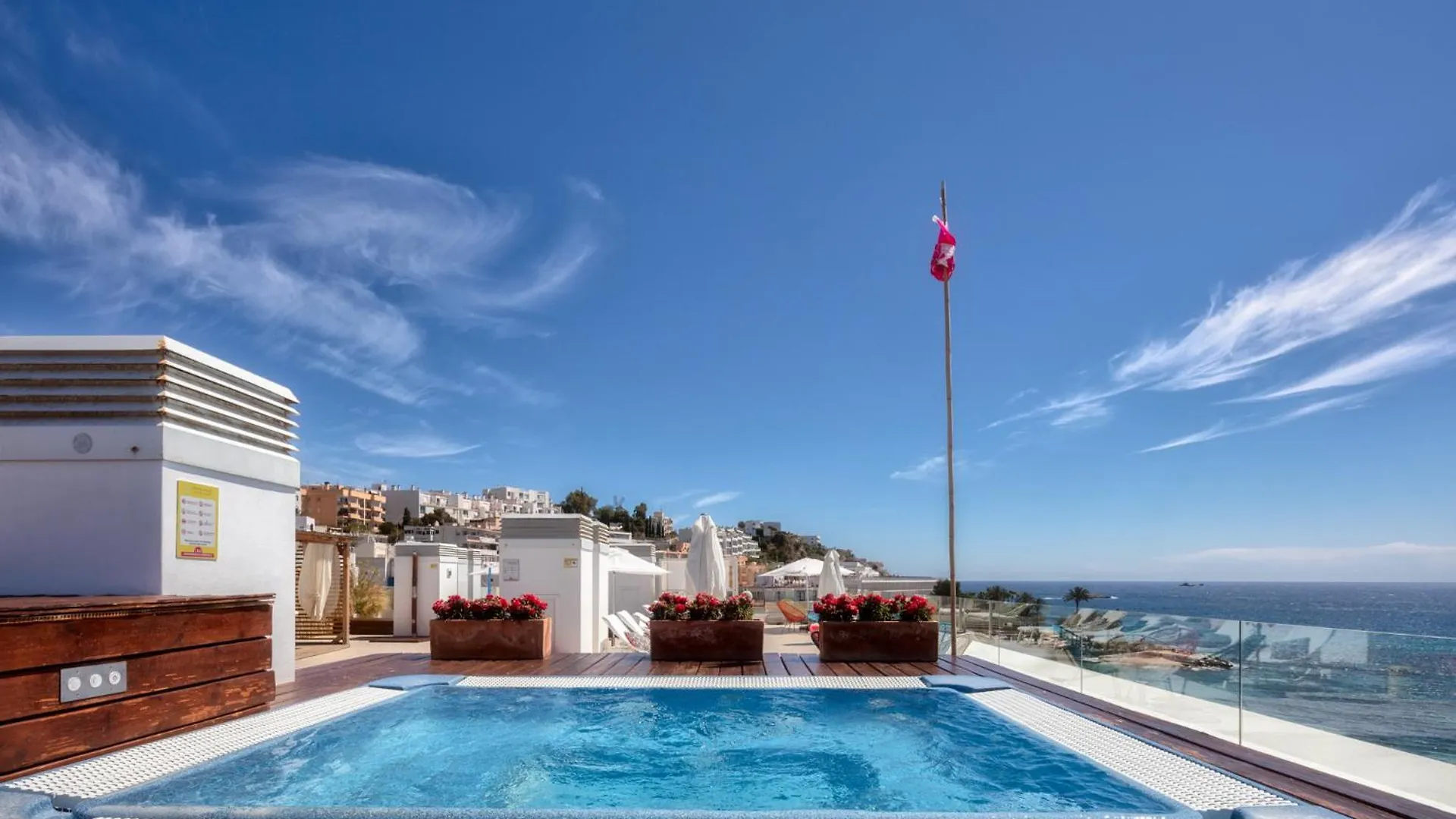 Aparthotel Sud Ibiza Suites